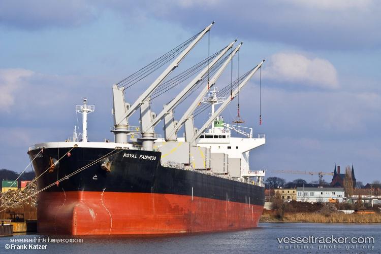 Kouros-Glory - Bulk Carrier vessel registered in Panama