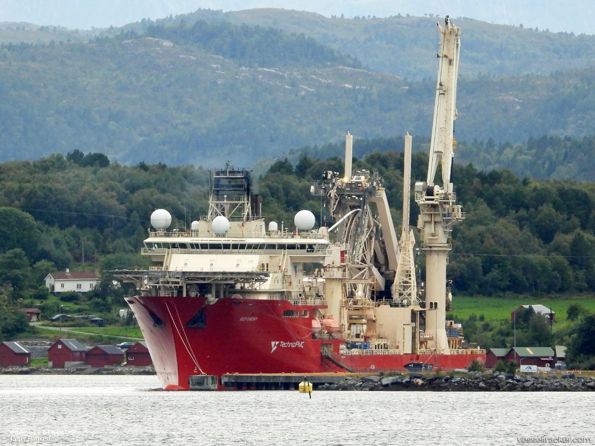 Deep-Energy - Pipe Layer vessel registered in Bahamas