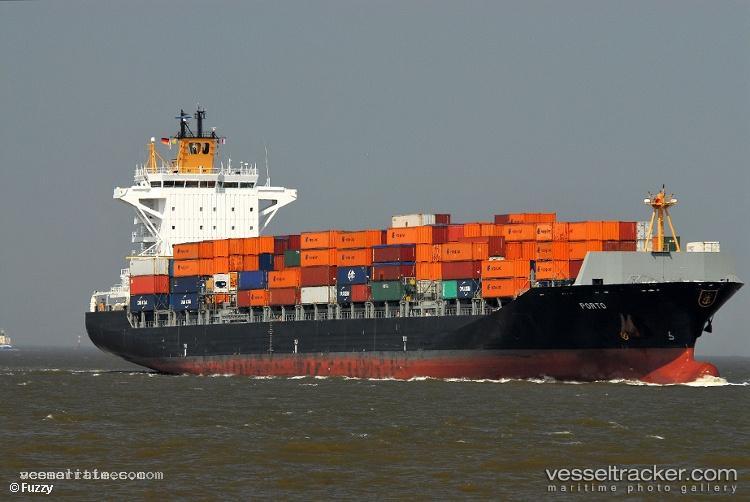 Porto - Container Ship vessel registered in Liberia