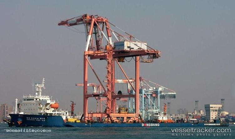 Dongbang-Giant-No.2 - Heavy Load Carrier vessel registered in Liberia