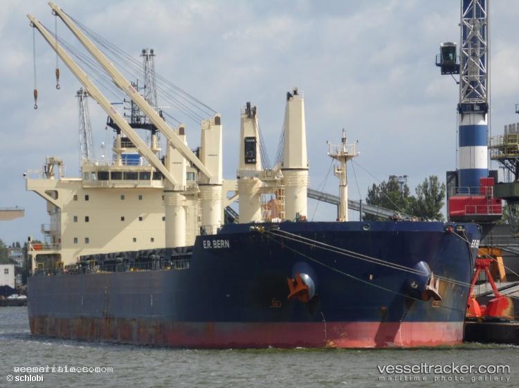 Discovery - Bulk Carrier vessel registered in Marshall Islands