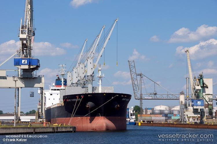 Saint-Vassilios - Bulk Carrier vessel registered in Marshall Islands