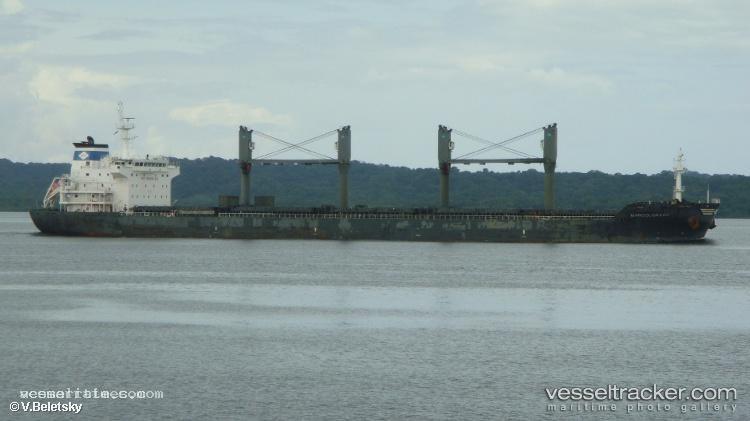 Mina-London - Bulk Carrier vessel registered in Marshall Islands