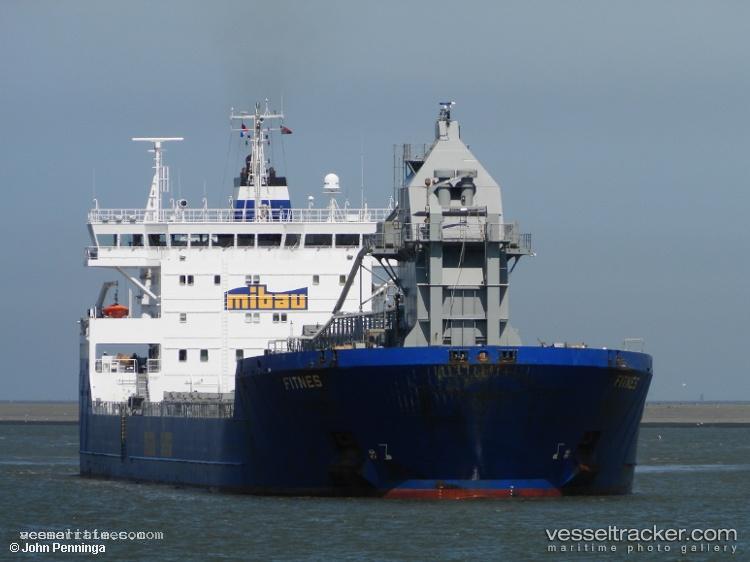 Fitnes - Self Discharging Bulk Carrier vessel registered in Antigua and Barbuda