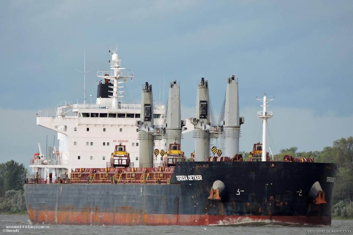 Petros-S - Bulk Carrier vessel registered in Liberia