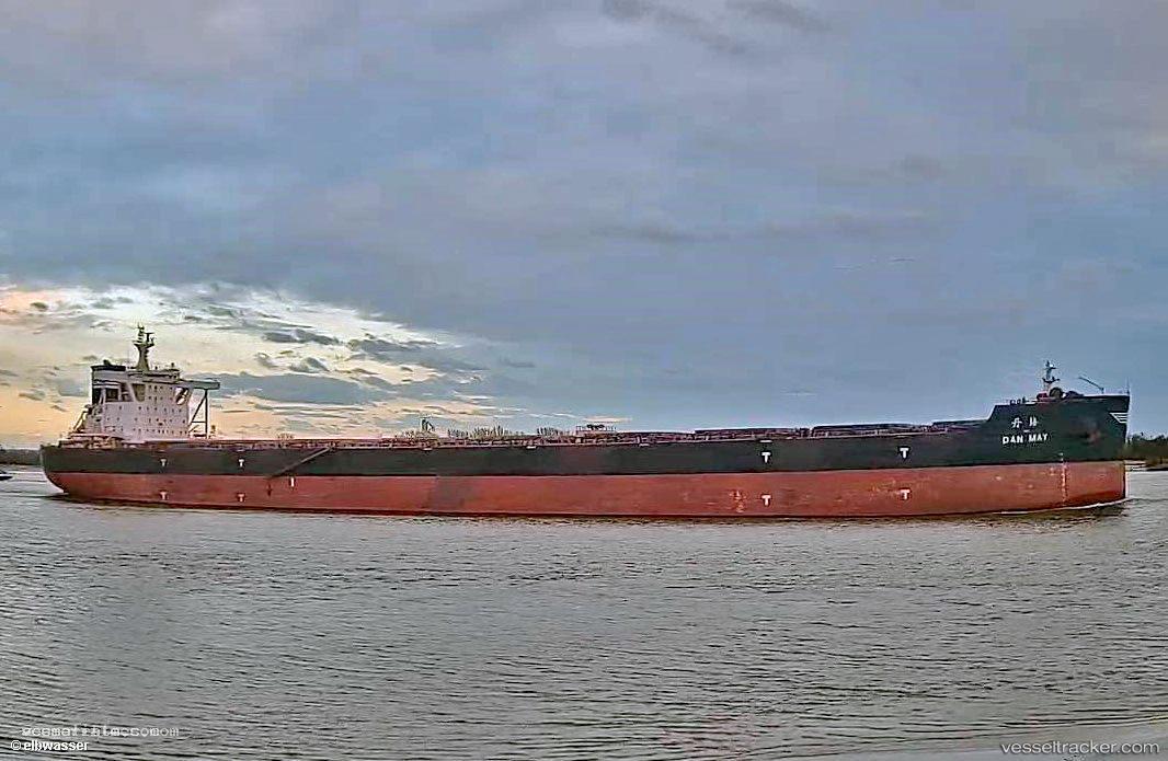 Winning-Bright - Bulk Carrier vessel registered in Singapore