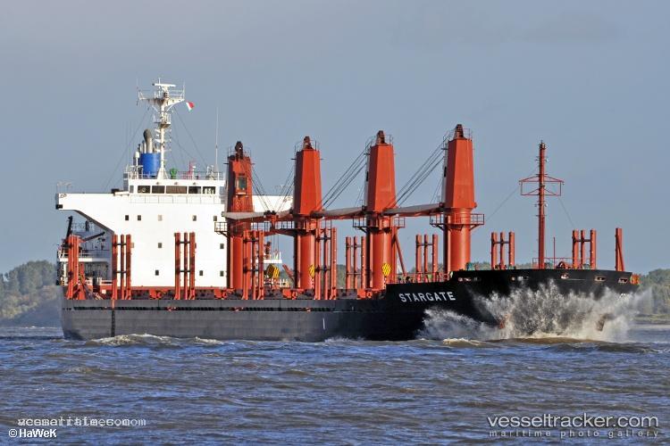 Golden-Arsenal - Bulk Carrier vessel registered in Saint Vincent and the Grenadines