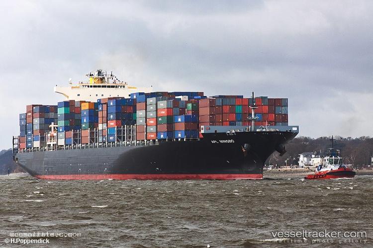 Hakata-Seoul - Container Ship vessel registered in Panama
