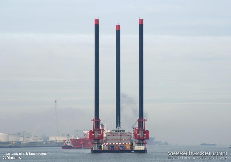 Bull-Ray - Offshore Support Vessel vessel registered in Panama
