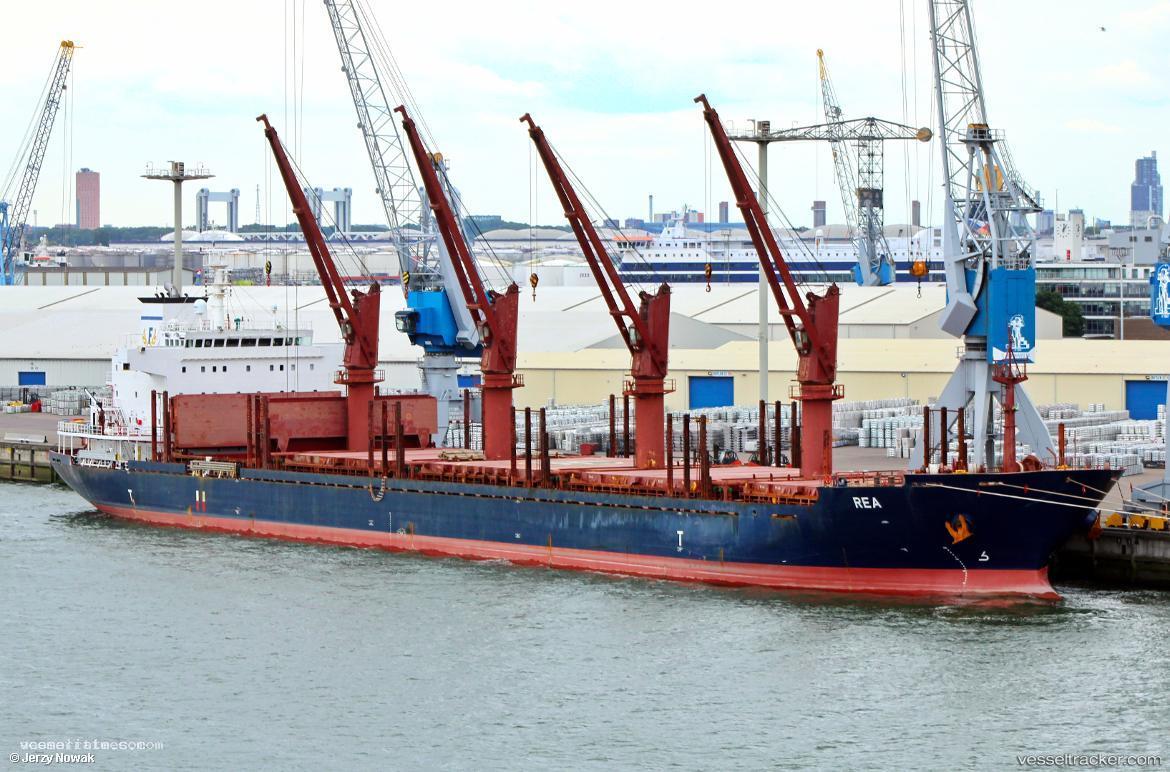 Rea - Wood Chips Carrier vessel registered in Malta