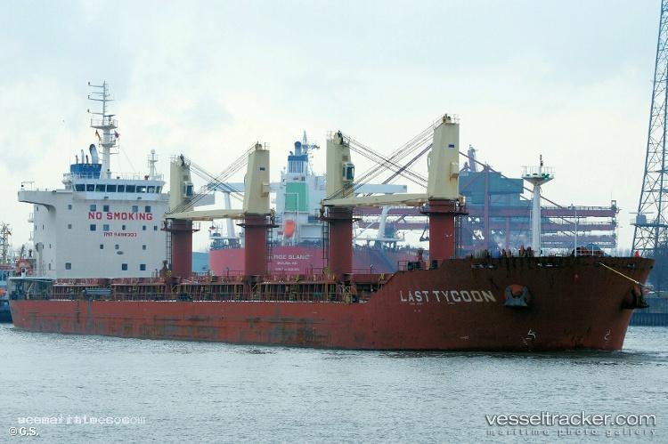Star-Explorer - Bulk Carrier vessel registered in Liberia