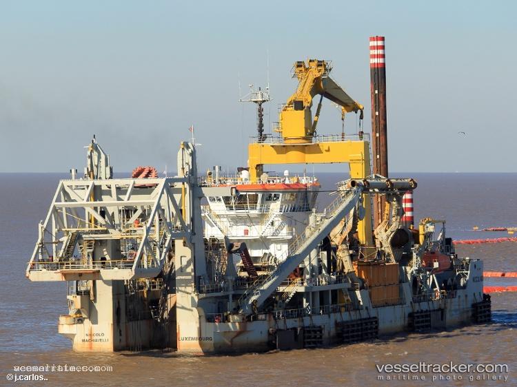 Niccolo-Machiavelli - Dredger vessel registered in Luxembourg