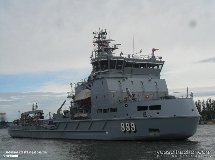 Fns-Louhi-999 - Pollution Control Vessel vessel registered in Finland