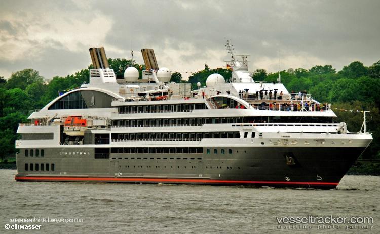 Laustral - Cruise Ship vessel registered in France