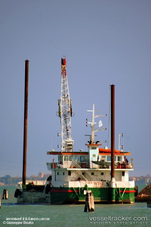 Antonio-Primo - Deck Cargo Ship vessel registered in Italy