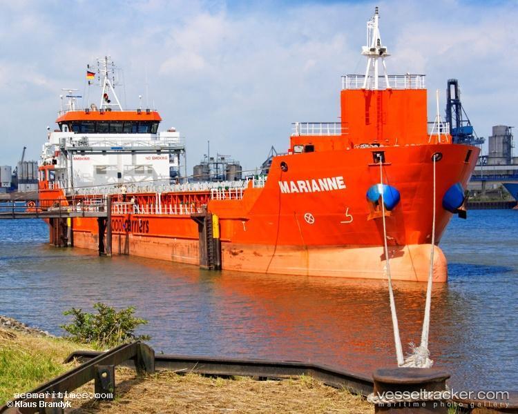 Bee - Multi Purpose Carrier vessel registered in Liberia