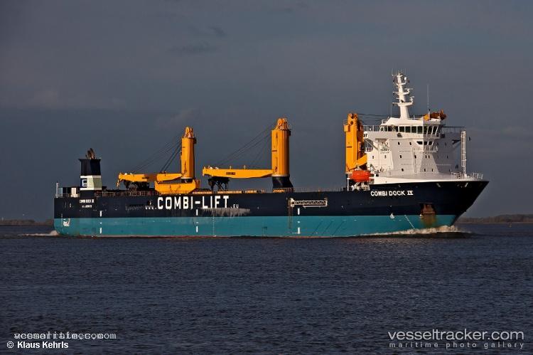 Oceanic - Heavy Load Carrier vessel registered in Liberia
