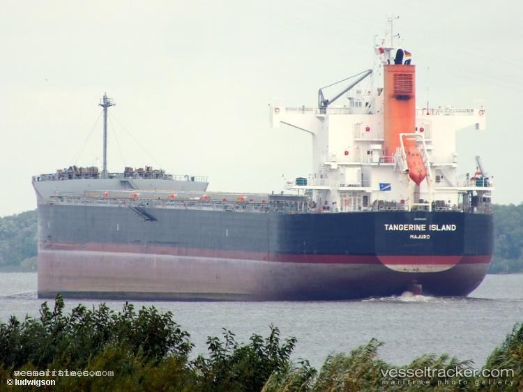Laax - Bulk Carrier vessel registered in Marshall Islands