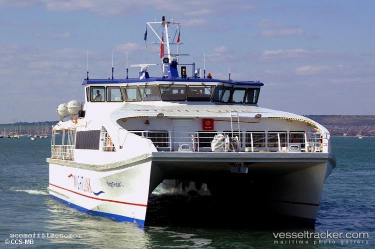 Wight-Ryder-1 - Passenger Ship vessel registered in United Kingdom