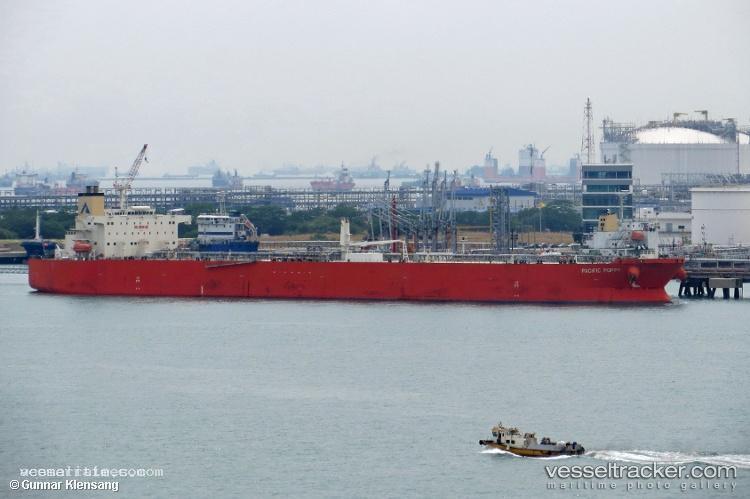 Peak-Spirit - Crude Oil Tanker vessel registered in Bahamas