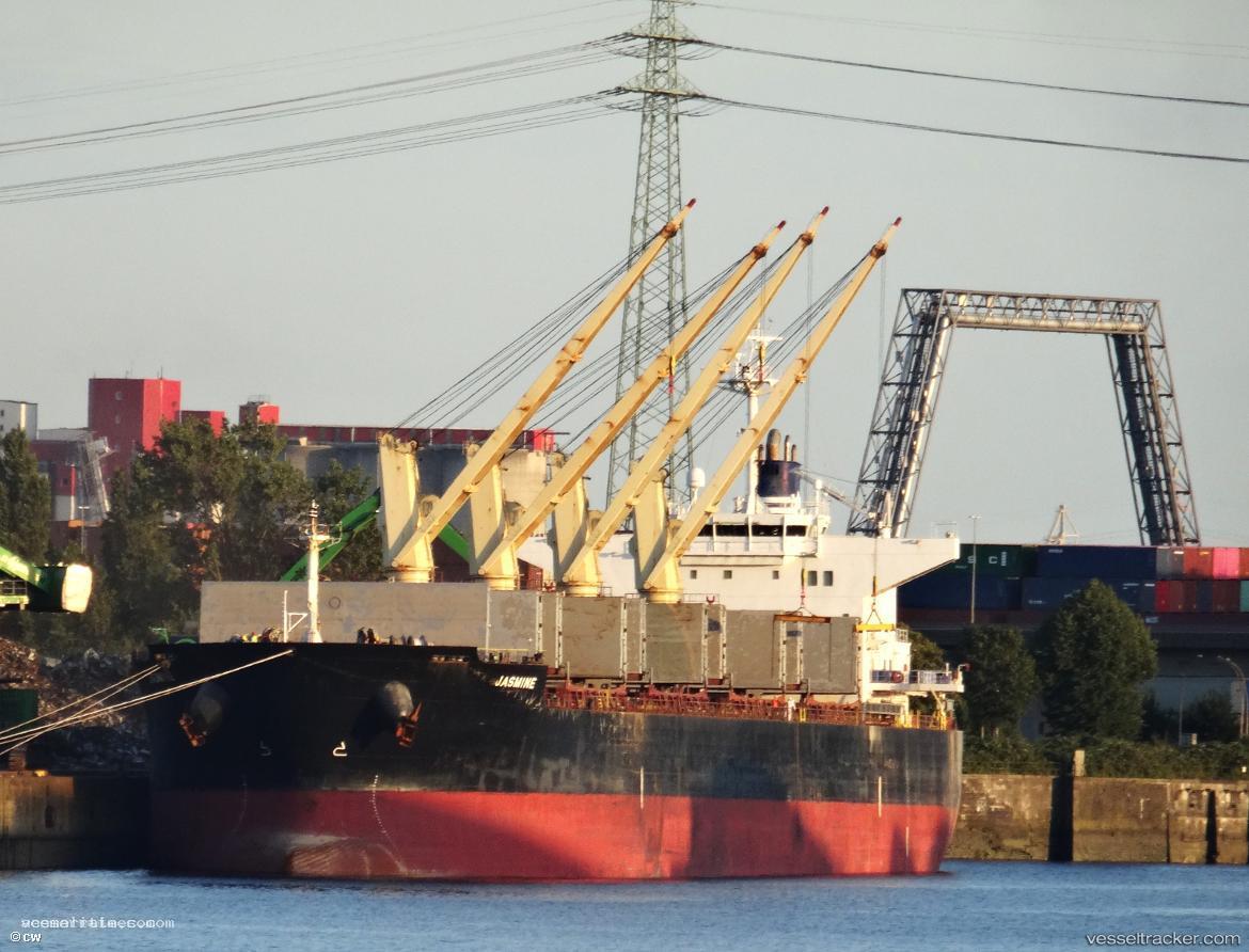 Patria-Nawasena-3 - Bulk Carrier vessel registered in Indonesia