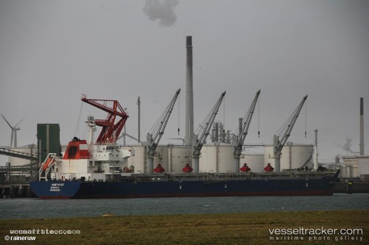Starlight - Bulk Carrier vessel registered in Liberia