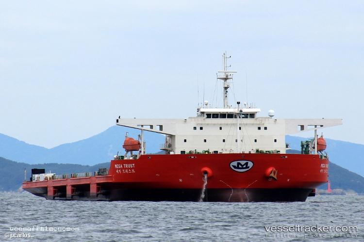 Mega-Trust - Heavy Load Carrier vessel registered in South Korea