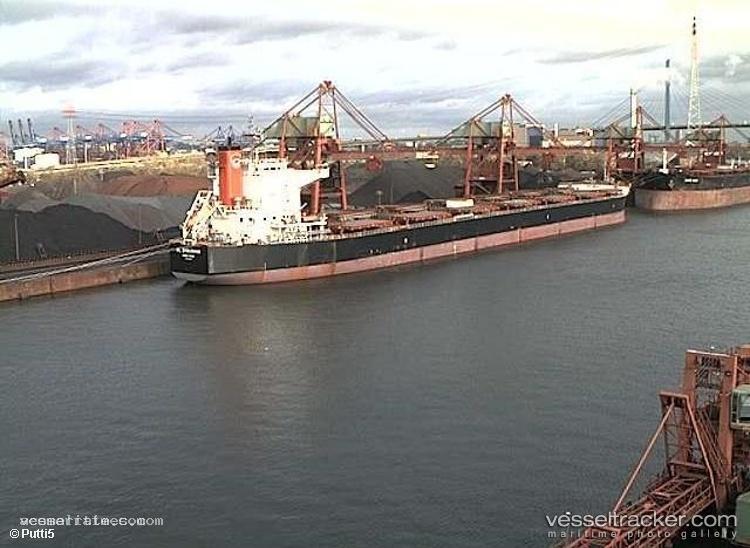 Madredeus - Bulk Carrier vessel registered in Marshall Islands