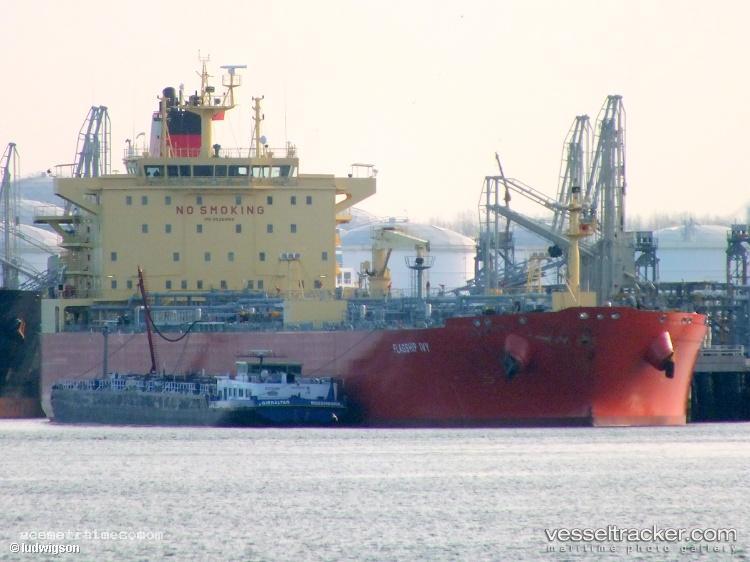 Flagship-Ivy - Oil Products Tanker vessel registered in Marshall Islands