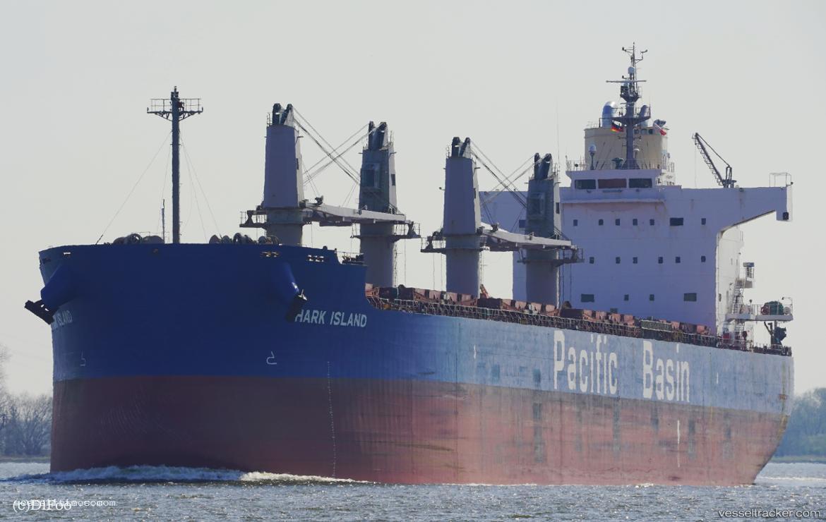 Shark-Island - Bulk Carrier vessel registered in Hong Kong