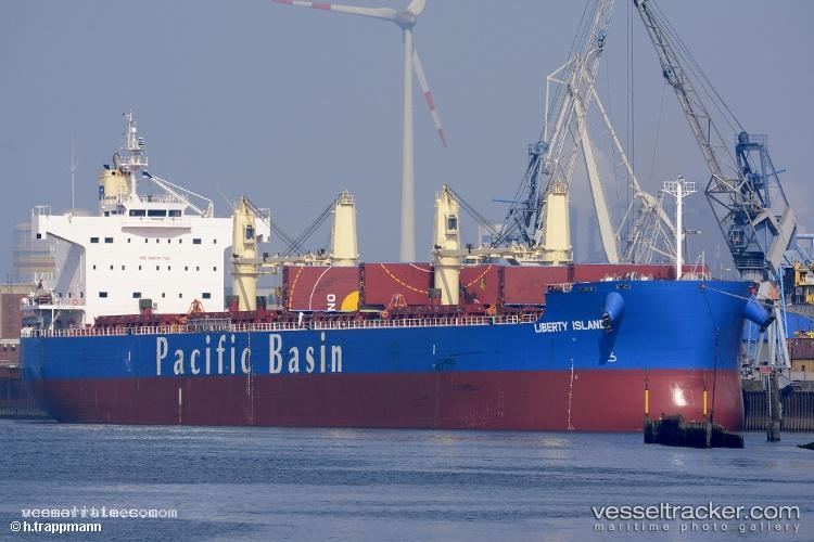 Liberty-Island - Bulk Carrier vessel registered in Hong Kong