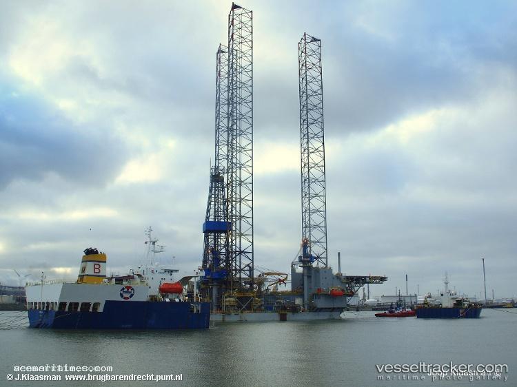 Admarine-339 - Service Ship vessel registered in Liberia