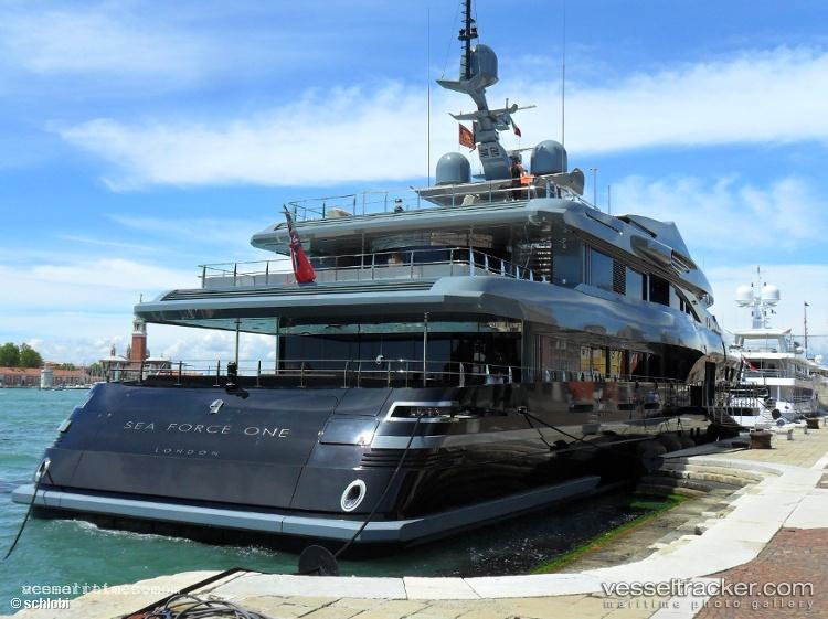 Majesty-Elenoliya - Service Ship vessel registered in Cook Islands