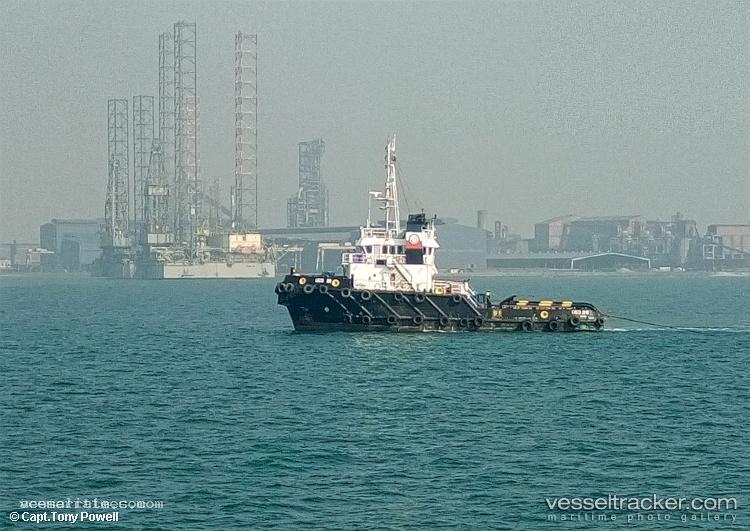 Uco-28 - Tug vessel registered in Bahrain