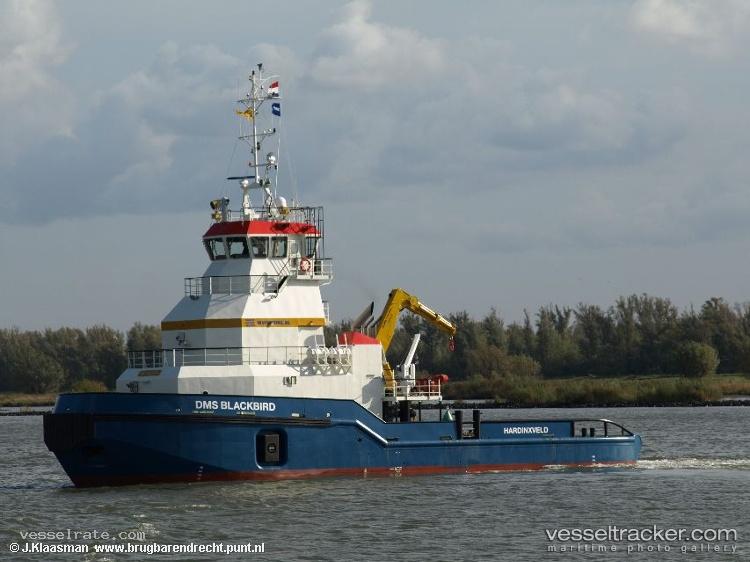 Blackbird - Pusher Tug vessel registered in Netherlands