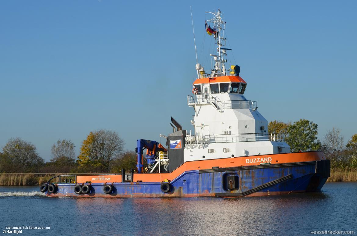Buzzard - Pusher Tug vessel registered in Netherlands