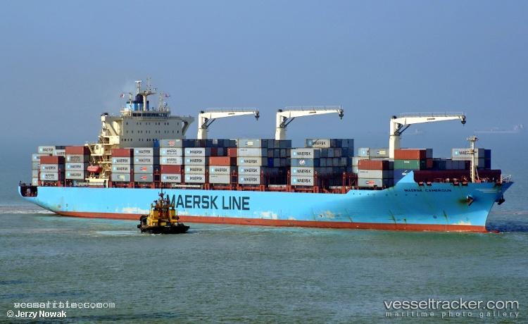 Maersk-Cameroun - Container Ship vessel registered in Singapore