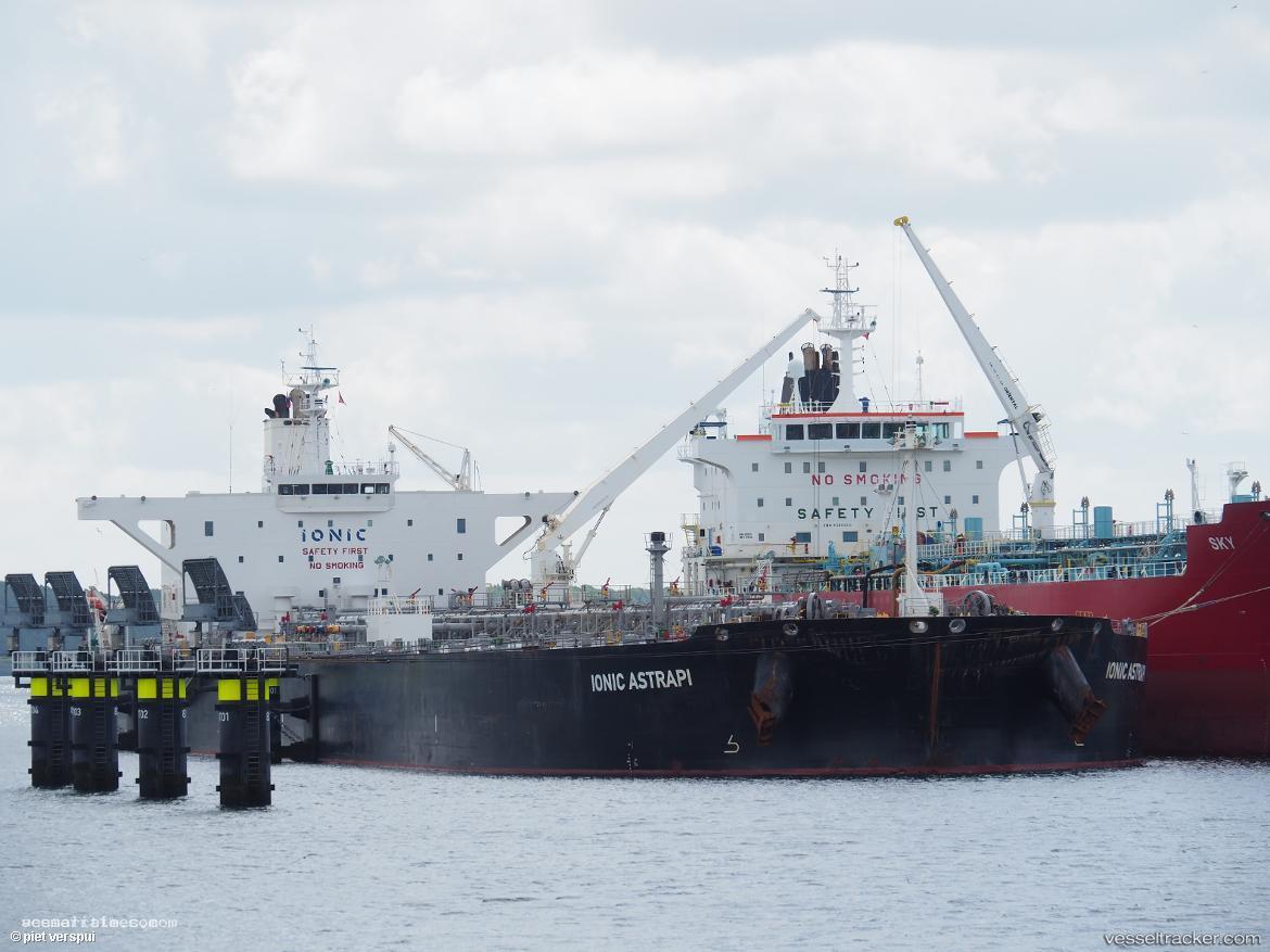 Ionic-Astrapi - Crude Oil Tanker vessel registered in Marshall Islands