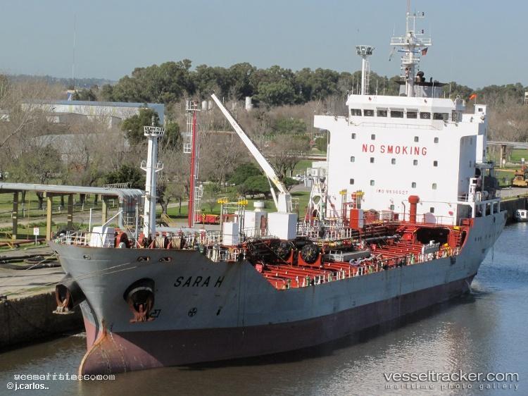 Isthmus-Trader - Oil Products Tanker vessel registered in Panama