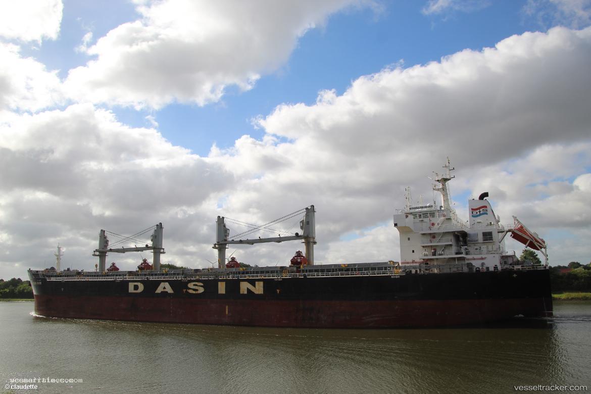 Mandarin-River - Bulk Carrier vessel registered in Singapore