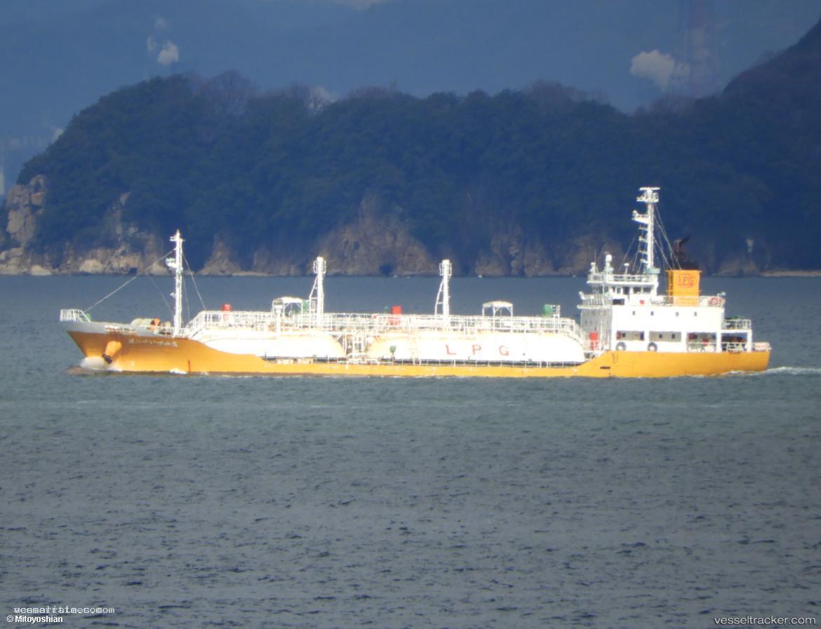 Izumi-Maru-No.20 - Lpg Tanker vessel registered in Japan