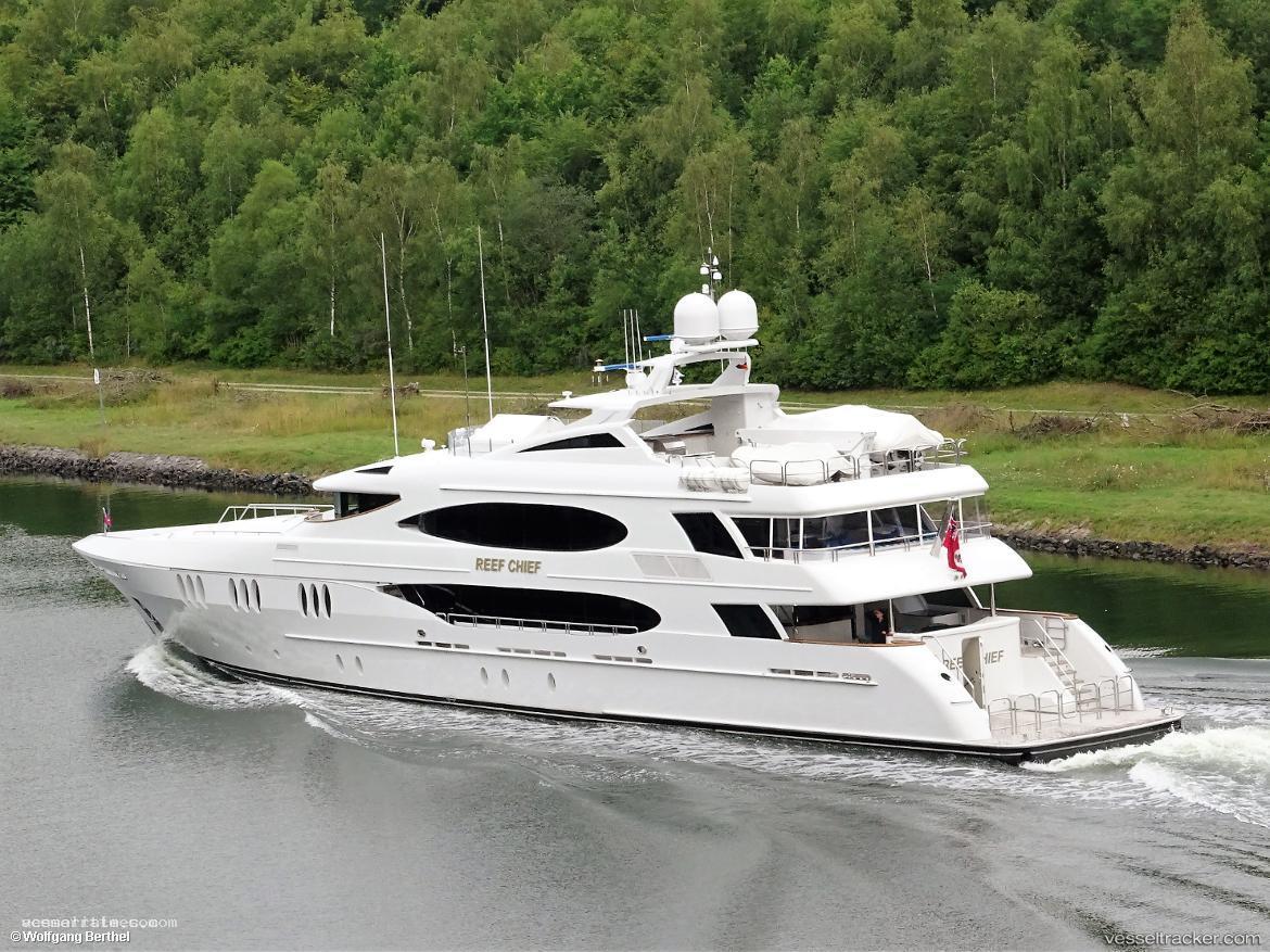 Reef-Chief - Service Ship vessel registered in Cayman Islands