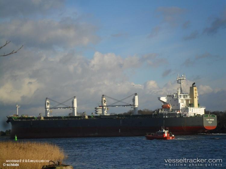 Union-Glory - Bulk Carrier vessel registered in Singapore