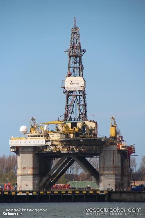 Saipem-Fds2 - Crane Ship vessel registered in Bahamas