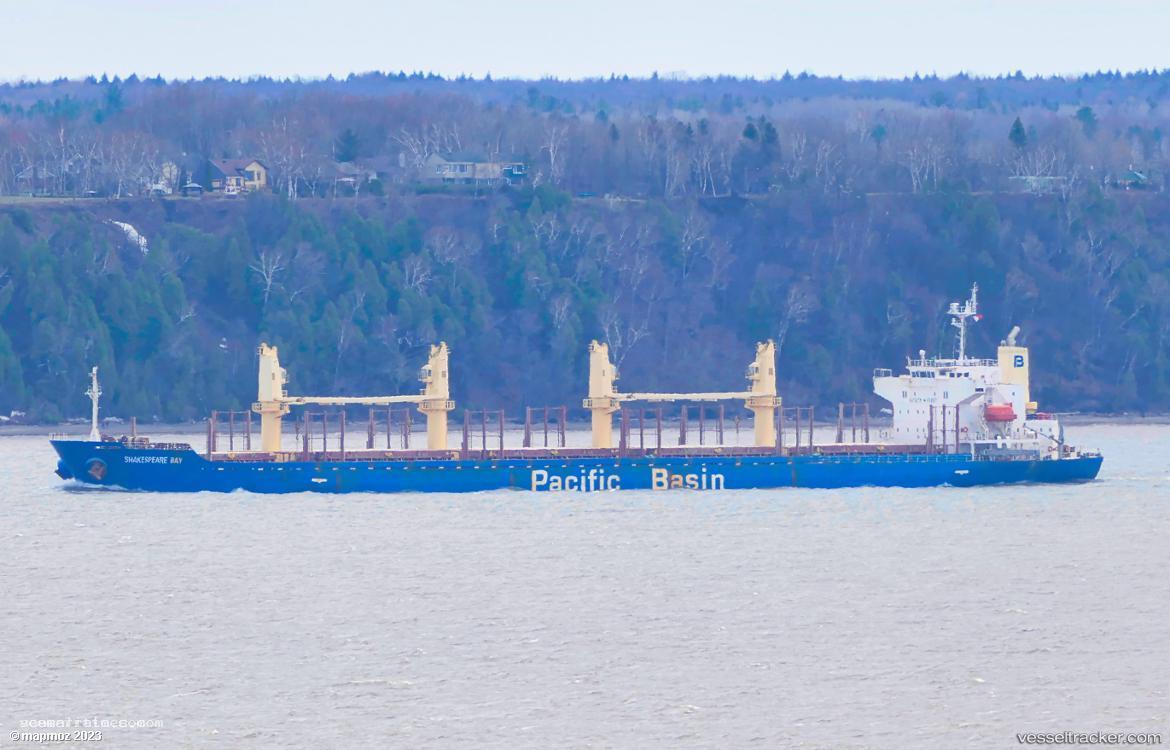 Shakespeare-Bay - Bulk Carrier vessel registered in Hong Kong
