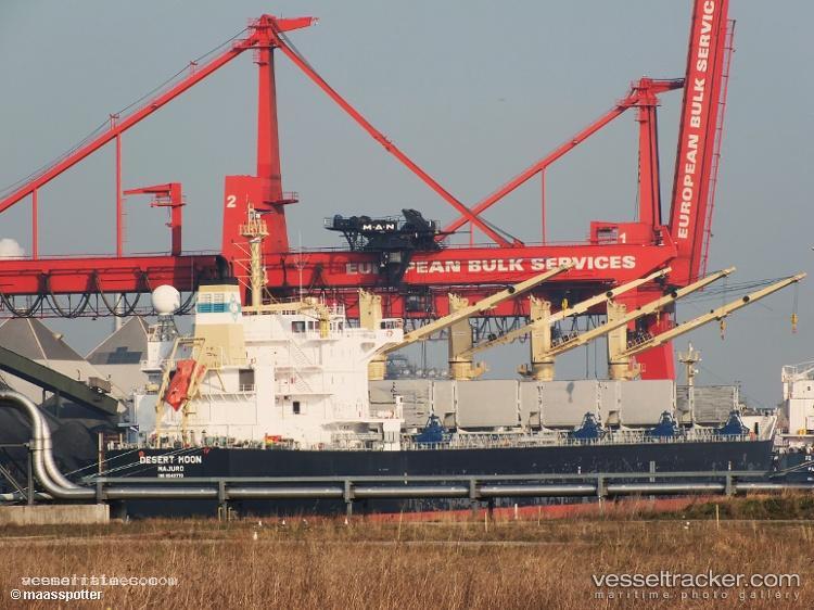 Desert-Moon - Bulk Carrier vessel registered in Marshall Islands