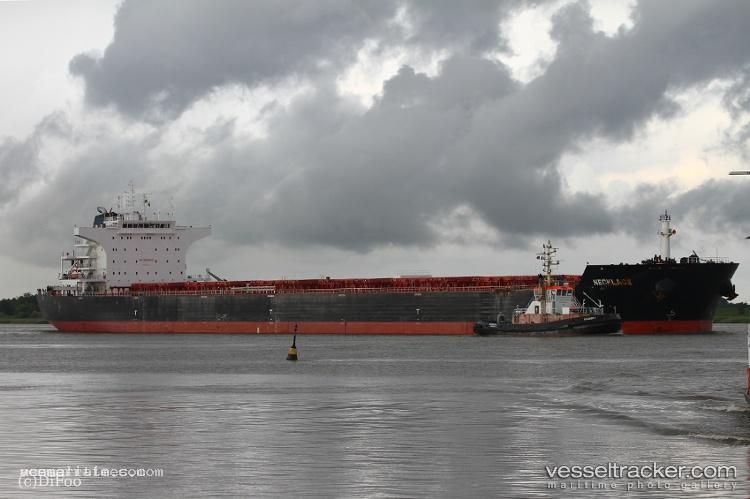 Necklace - Bulk Carrier vessel registered in Cyprus