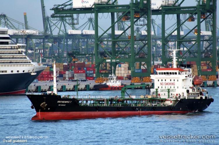 New-Navigator-3 - Oil Products Tanker vessel registered in Singapore