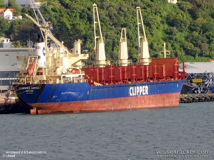 Htk-Phoenix - Bulk Carrier