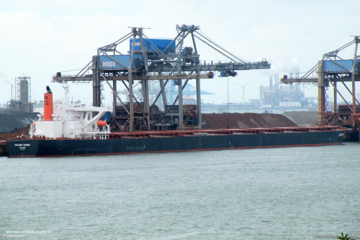 Golden-Crown - Bulk Carrier vessel registered in Marshall Islands